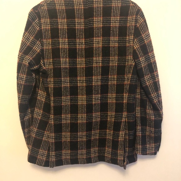 Blazer - Picture 4 of 6